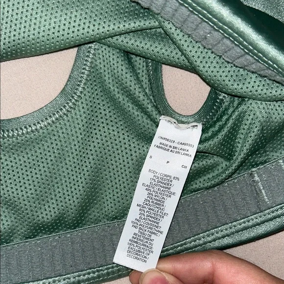 Nike Women's Green Sports Bra Satin Finish - Picture 3 of 3
